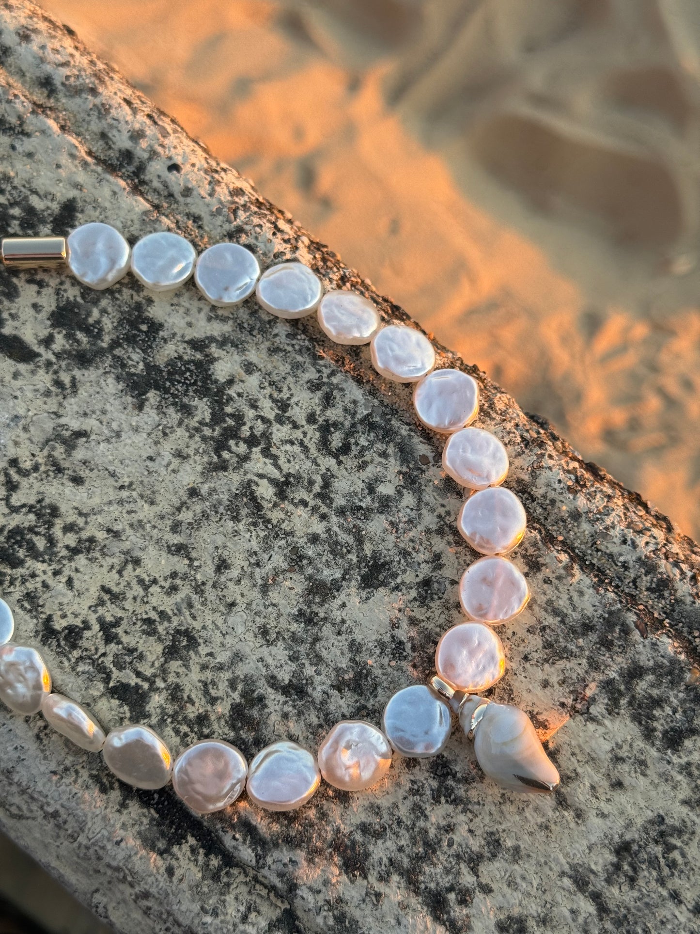 Collier porte médaille Isla- Aura Necklaces