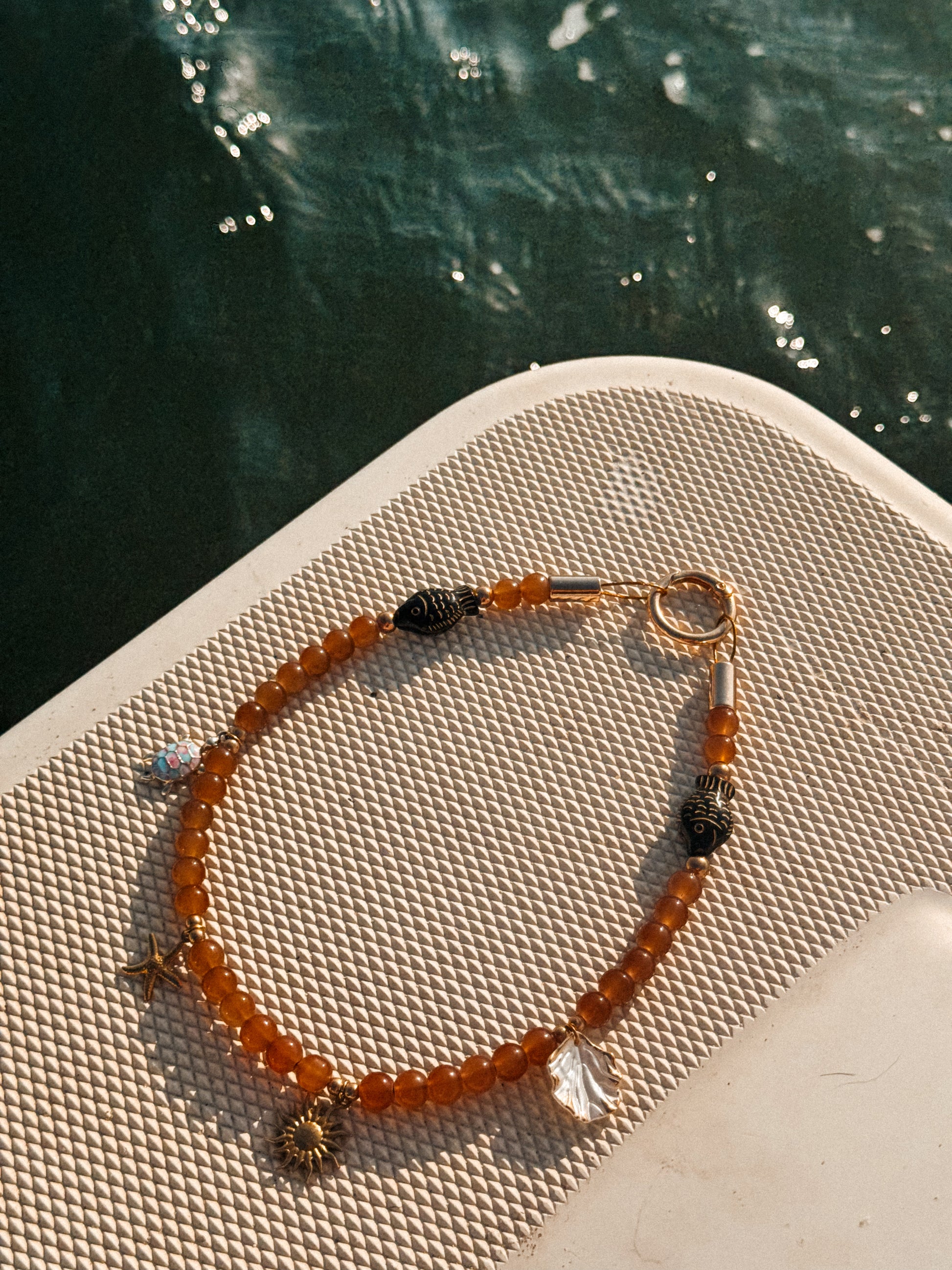 Collier porte médaille Marée Basse - Aura Necklaces